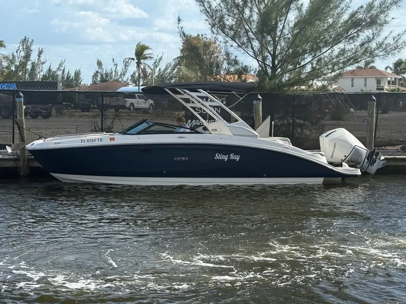 Slide: The Image of Sea Ray SDX 270 Outboard 2024 - 0