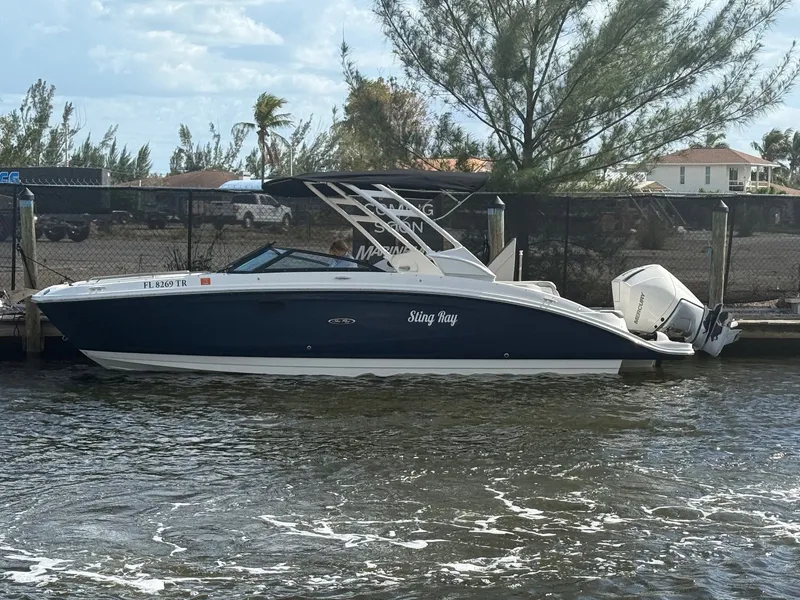 Slide: The Image of Sea Ray SDX 270 Outboard 2024 - 2