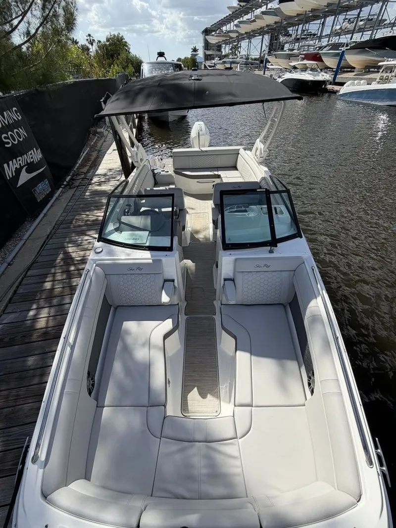 Slide: The Image of Sea Ray SDX 270 Outboard 2024 - 26