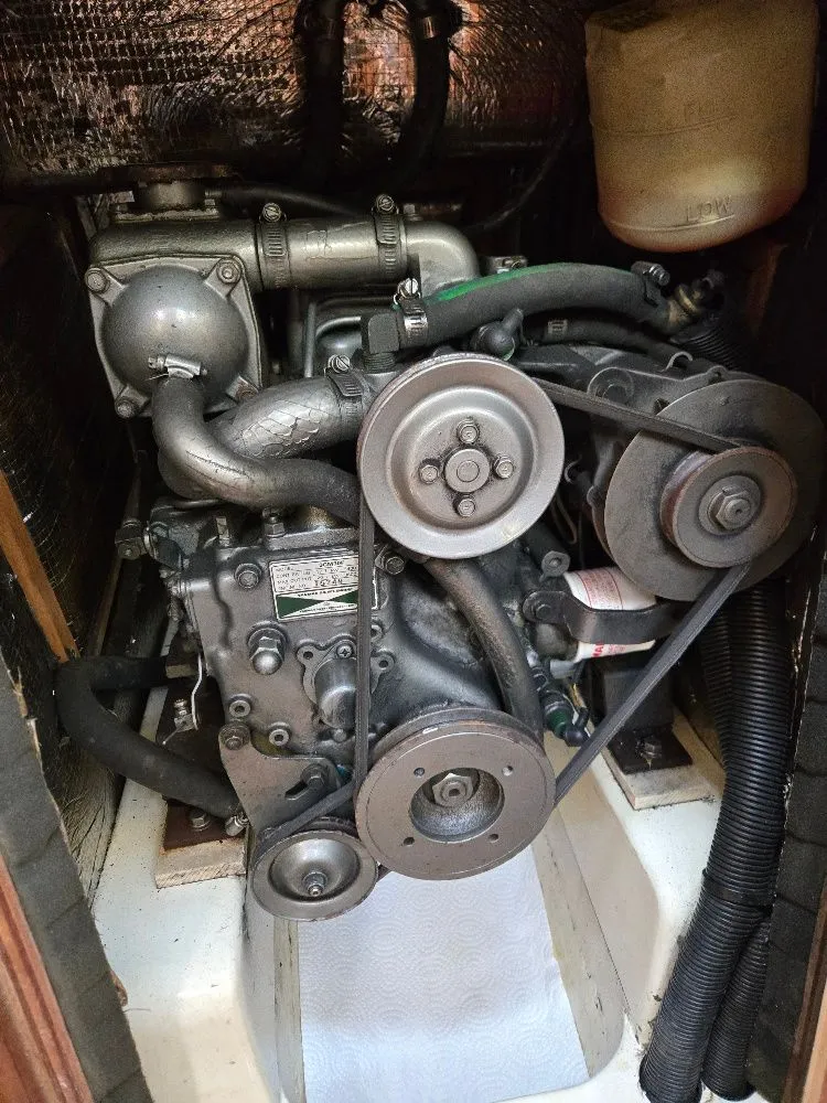 Slide: The Image of Hunter 336 1995 - 17