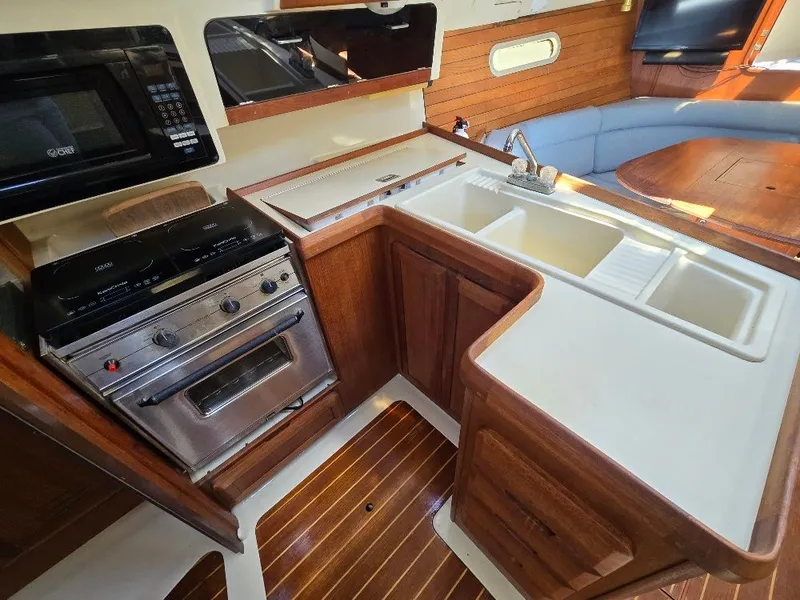 Slide: The Image of Hunter 336 1995 - 5