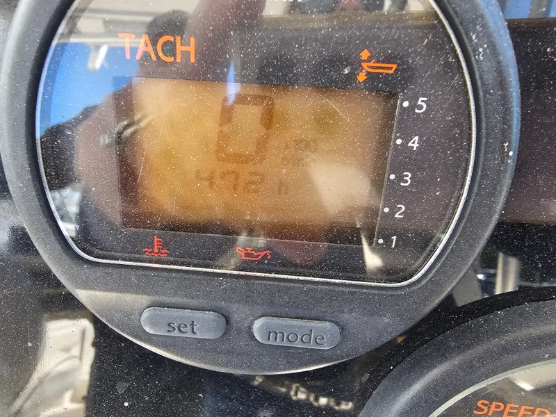 Slide: The Image of Tachometer of a 2006 Robalo R265 Walkaround boat. - 18