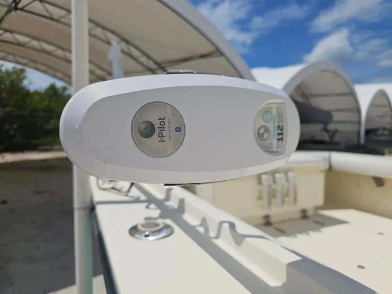 Slide: The Image of Dorado 23 boat with i-Pilot GPS system, year 2000. - 38