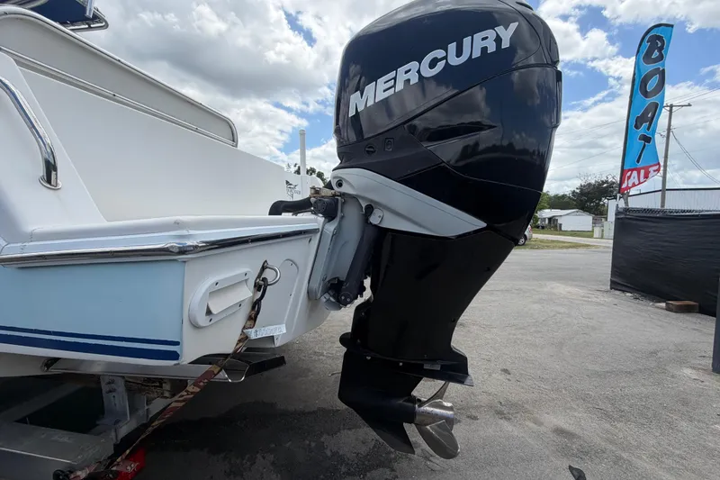 Slide: The Image of 2006 Ocean Runner 2900 C/C Open Fisherman with Mercury outboard motor at boat sale. - 15