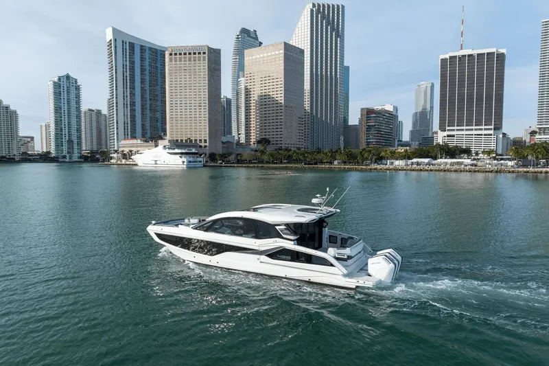 Slide: The Image of Galeon 435 GTO 2027 - 18