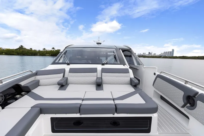 Slide: The Image of Galeon 435 GTO 2027 - 21