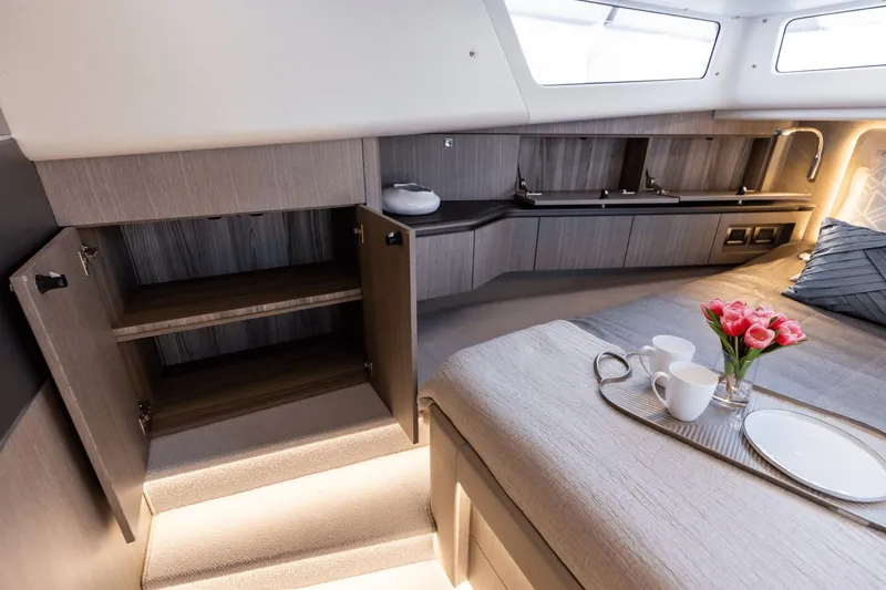 Slide: The Image of Galeon 435 GTO 2027 - 48