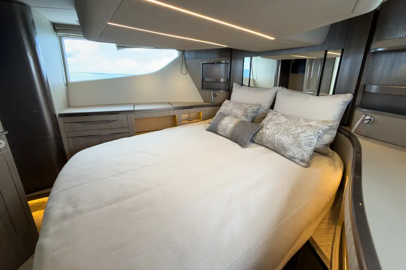 Slide: The Image of Galeon 520FLY 2027 - 48