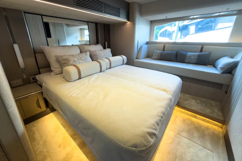 Slide: The Image of Galeon 520FLY 2027 - 38