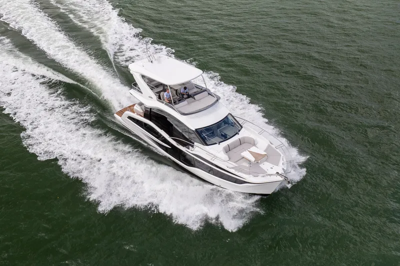 Slide: The Image of Galeon 520FLY 2027 - 2