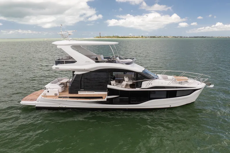 Slide: The Image of Galeon 520FLY 2027 - 4