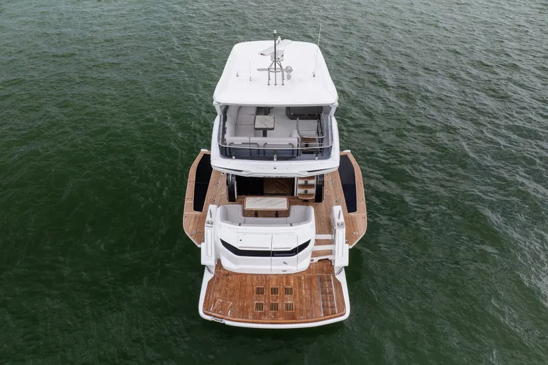 Slide: The Image of Galeon 520FLY 2027 - 5
