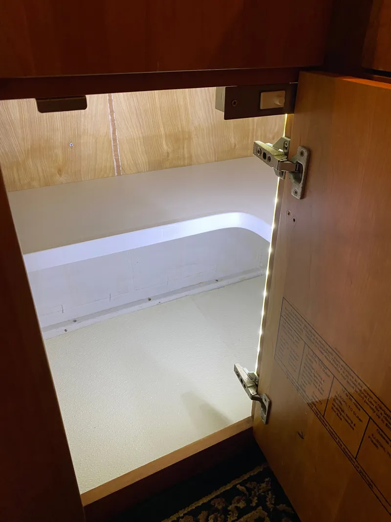 Slide: The Image of Silverton 330 Silverton 2002 - 34