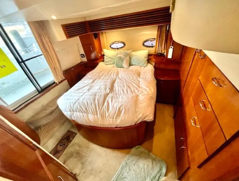 Slide: The Image of Carver Yachts 444 Cockpit Motor Yacht 2003 - 30