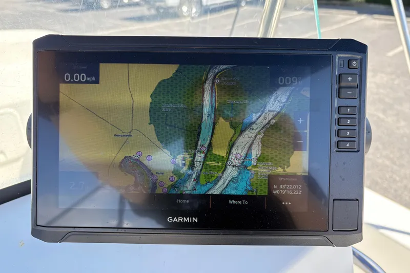 Slide: The Image of Garmin GPS displaying nautical map on Sundance B20CCR boat, 2014 model. - 16