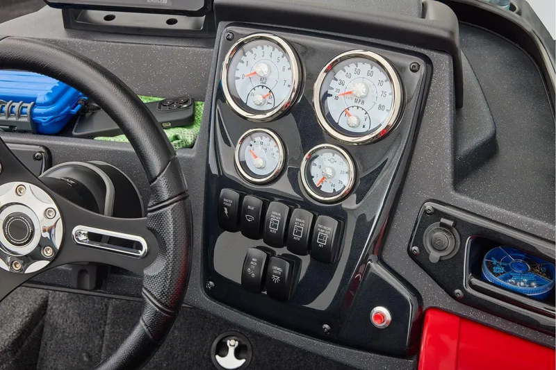 Slide: The Image of Tracker Targa V-18 WT 2026 - 49