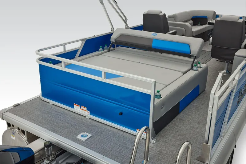 Slide: The Image of Sun Tracker Party Barge 22 RF XP3 2026 - 60