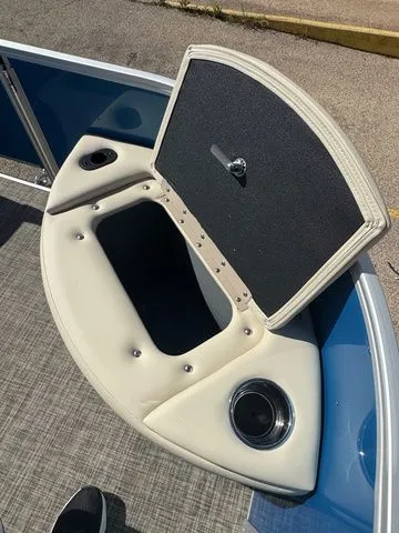 Slide: The Image of Interior view of SunCatcher Select 20F 2026 boat. - 14