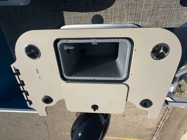 Slide: The Image of SunCatcher Select 20F 2026 boat cooler and cup holders. - 7