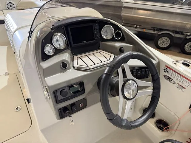 Slide: The Image of Stingray 212 SC 2021 - 11