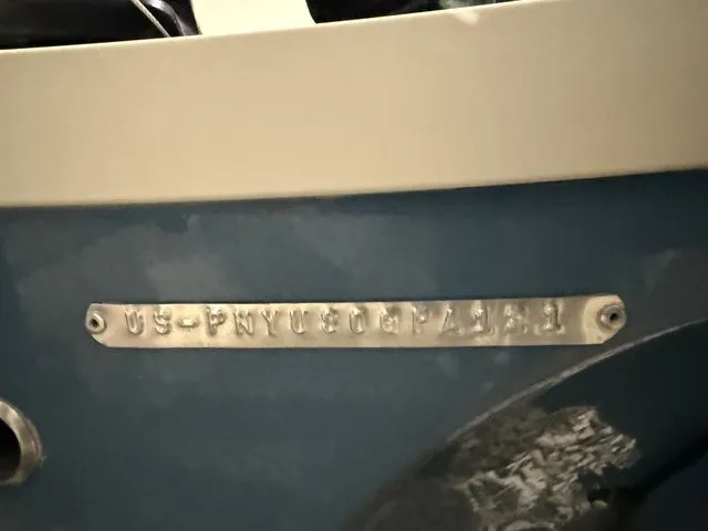 Slide: The Image of Stingray 212 SC 2021 - 17