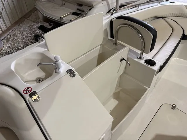 Slide: The Image of Stingray 212 SC 2021 - 9