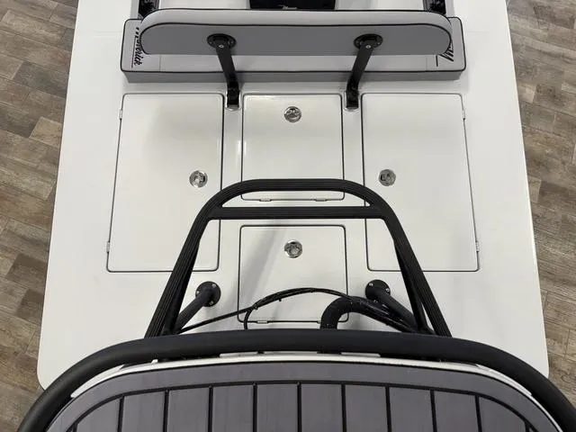 Slide: The Image of Maverick 18 HPX-V 2026 - 11