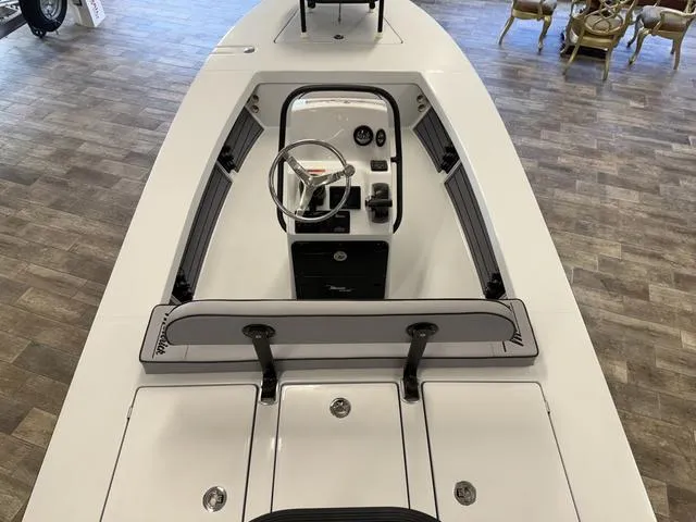 Slide: The Image of Maverick 18 HPX-V 2026 - 12