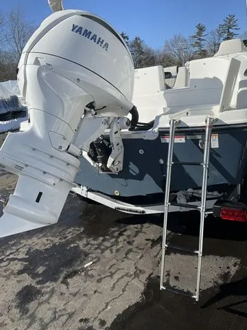 Slide: The Image of Hurricane SunDeck Sport 192 RL OB 2026 - 12