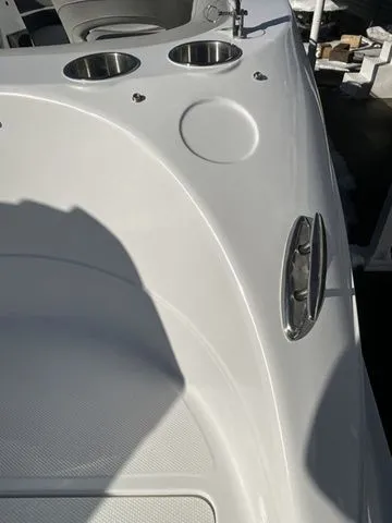 Slide: The Image of Hurricane SunDeck Sport 192 RL OB 2026 - 16