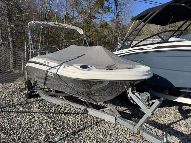 Slide: The Image of Hurricane SunDeck Sport 185 OB 2025 - 23