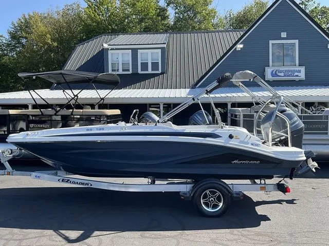 The Image of Hurricane SunDeck Sport 185 OB 2025 - 1