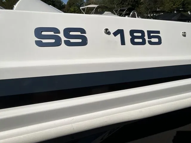 Slide: The Image of Hurricane SunDeck Sport 185 OB 2025 - 19