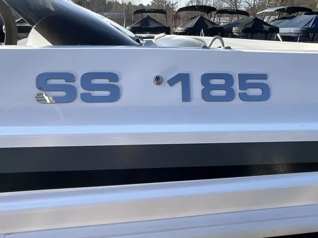 Slide: The Image of Hurricane SunDeck Sport 185 OB 2025 - 18