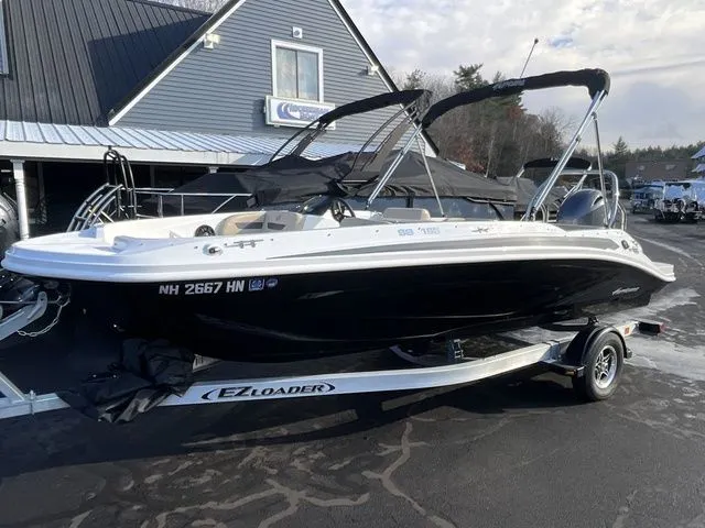 Slide: The Image of Hurricane SunDeck Sport 185 OB 2025 - 3