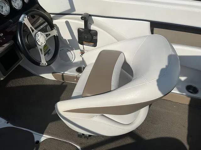 Slide: The Image of Four Winns H200 2008 - 18