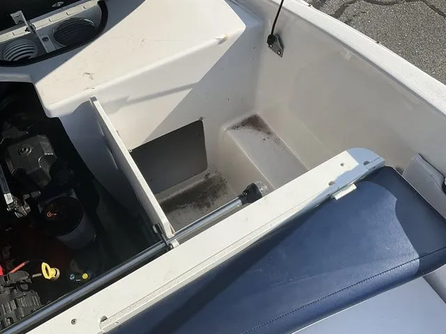 Slide: The Image of Four Winns H200 2008 - 26