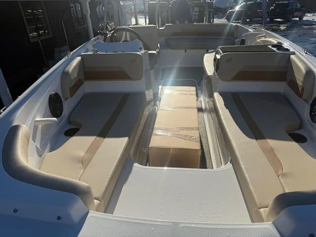 Slide: The Image of Hurricane SS185 2026 - 6