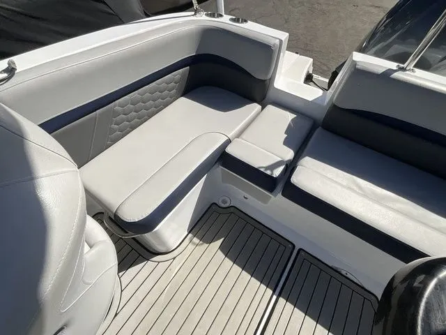 Slide: The Image of Hurricane SunDeck Sport 192 RL OB 2019 - 16