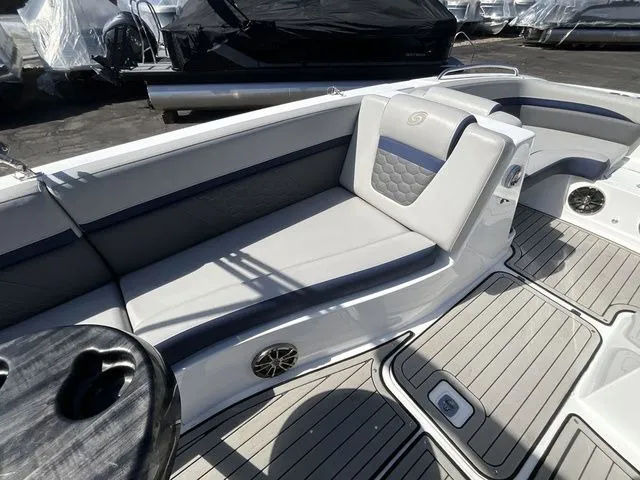 Slide: The Image of Hurricane SunDeck Sport 192 RL OB 2019 - 21