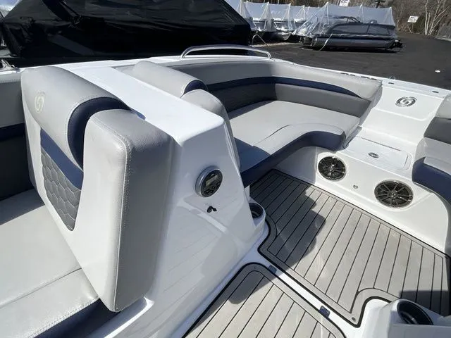 Slide: The Image of Hurricane SunDeck Sport 192 RL OB 2019 - 22