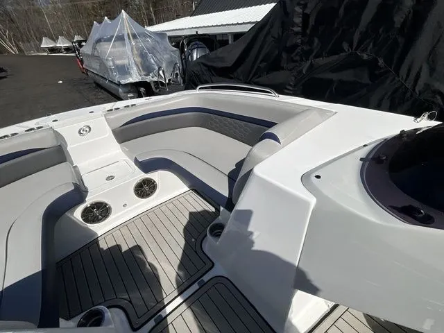 Slide: The Image of Hurricane SunDeck Sport 192 RL OB 2019 - 23