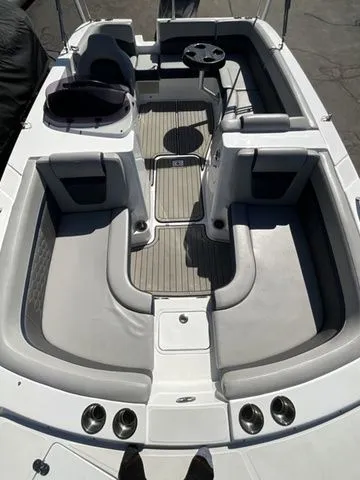 Slide: The Image of Hurricane SunDeck Sport 192 RL OB 2019 - 26