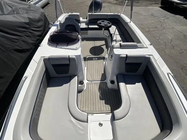 Slide: The Image of Hurricane SunDeck Sport 192 RL OB 2019 - 27