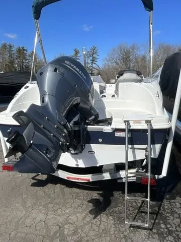 Slide: The Image of Hurricane SunDeck Sport 192 RL OB 2019 - 6