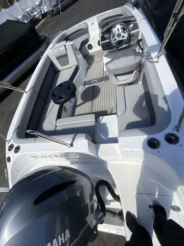 Slide: The Image of Hurricane SunDeck Sport 192 RL OB 2019 - 9