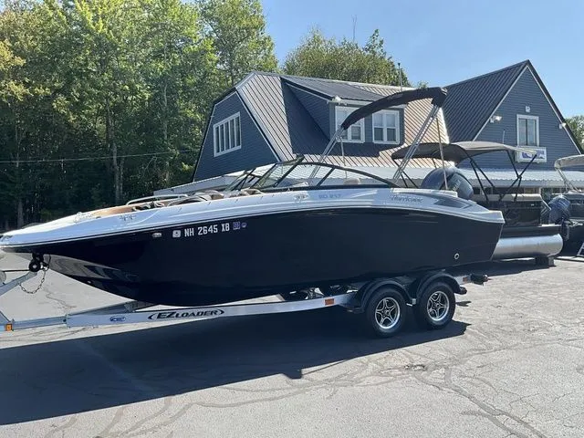 The Image of Hurricane SunDeck 217 OB 2024 - 1