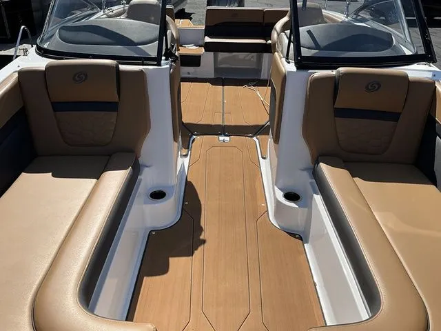 Slide: The Image of Hurricane SunDeck 217 OB 2024 - 13