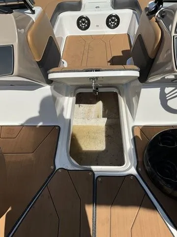 Slide: The Image of Hurricane SunDeck 217 OB 2024 - 26