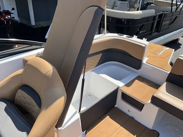 Slide: The Image of Hurricane SunDeck 217 OB 2024 - 36